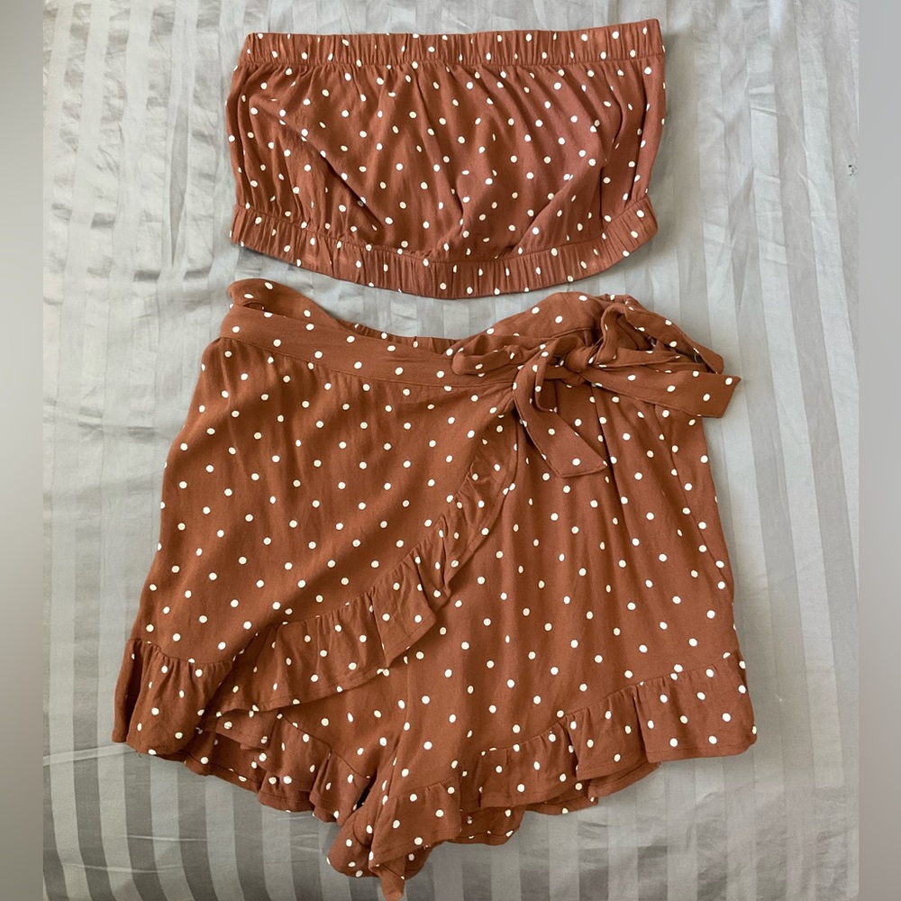 Polka dot set! 🤍